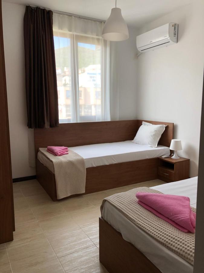 Aquamarine Apartments สวิติ วลัส ภายนอก รูปภาพ